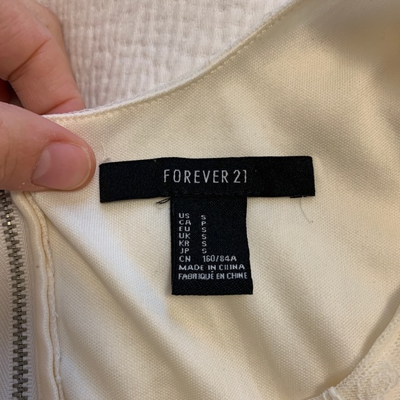 White lace sleeveless dress - Picture 3 of 4